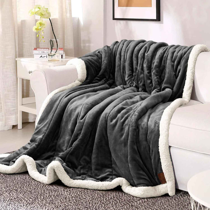 heavy fleece vertical lines quilted sherpa blanket