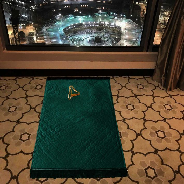 luxury velvet embossed prayer mat