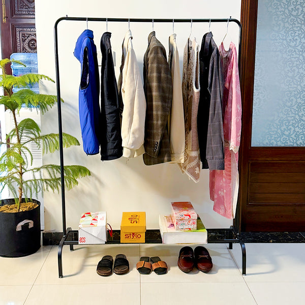Single Pole Metal Cloth Stand By  (A)